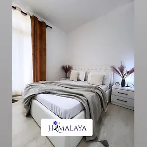 Himalayas Affittacamere Gjirokastër