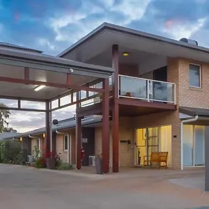 https://emerald-inn.queenslandhotels.net