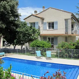 https://auberge-des-censies.fr-provencehotel.com